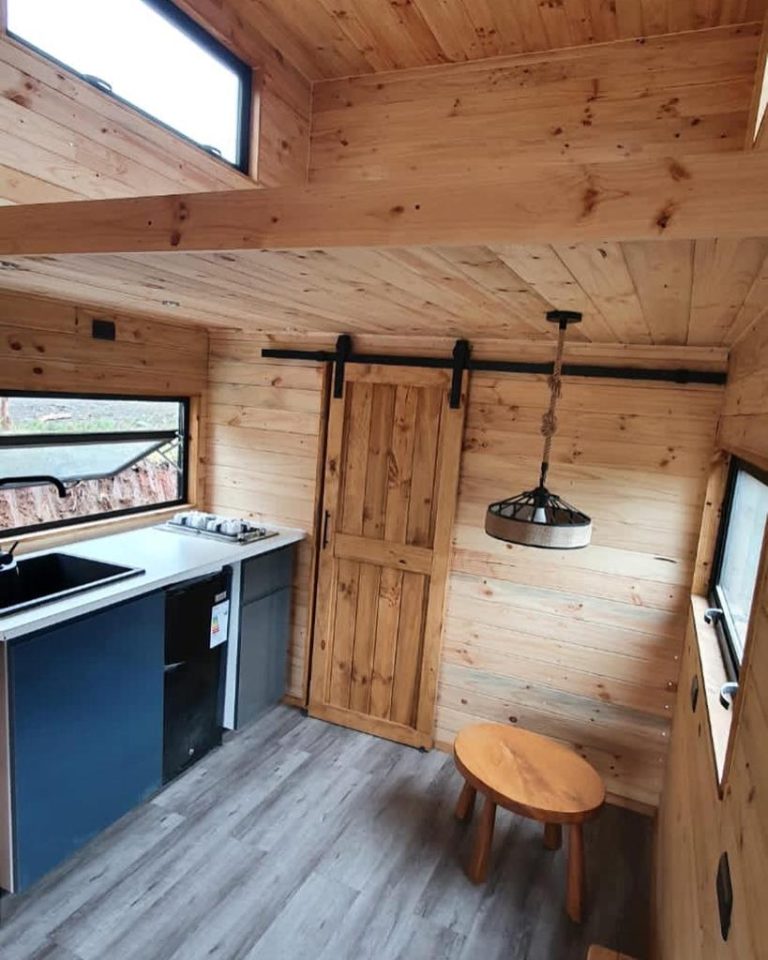 TINY HOUSE